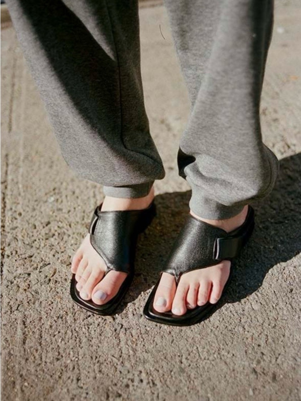 Maryam Nassir Zadeh Black Leather Toe-Loop Sandals